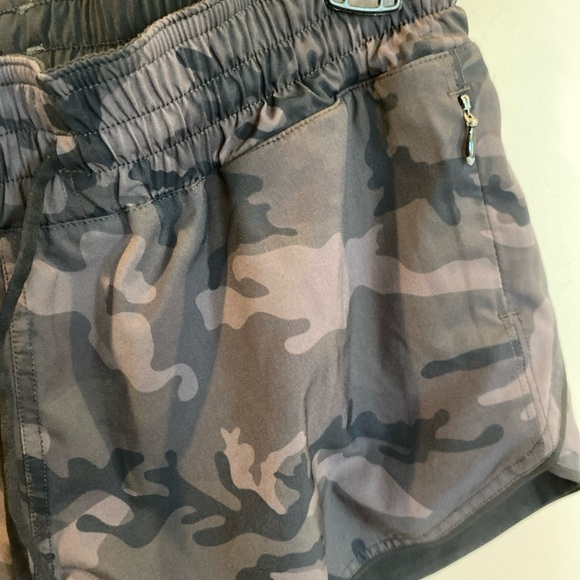 Zyia Active Reversible Flip It Running Shorts Forest Camo|Black Size Small - Picture 2 of 5